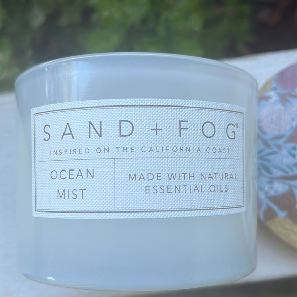 Ocean Mist Scented Candle - Picture 4 of 11